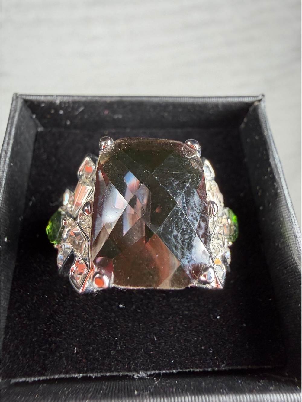 Vintage fashion jewelry silver ring w/ large smoky quartz & green gems size 9.5